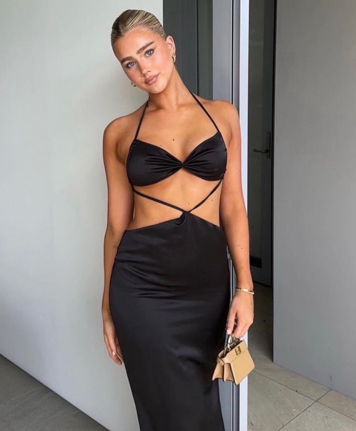 Arcina Ori Black for rent