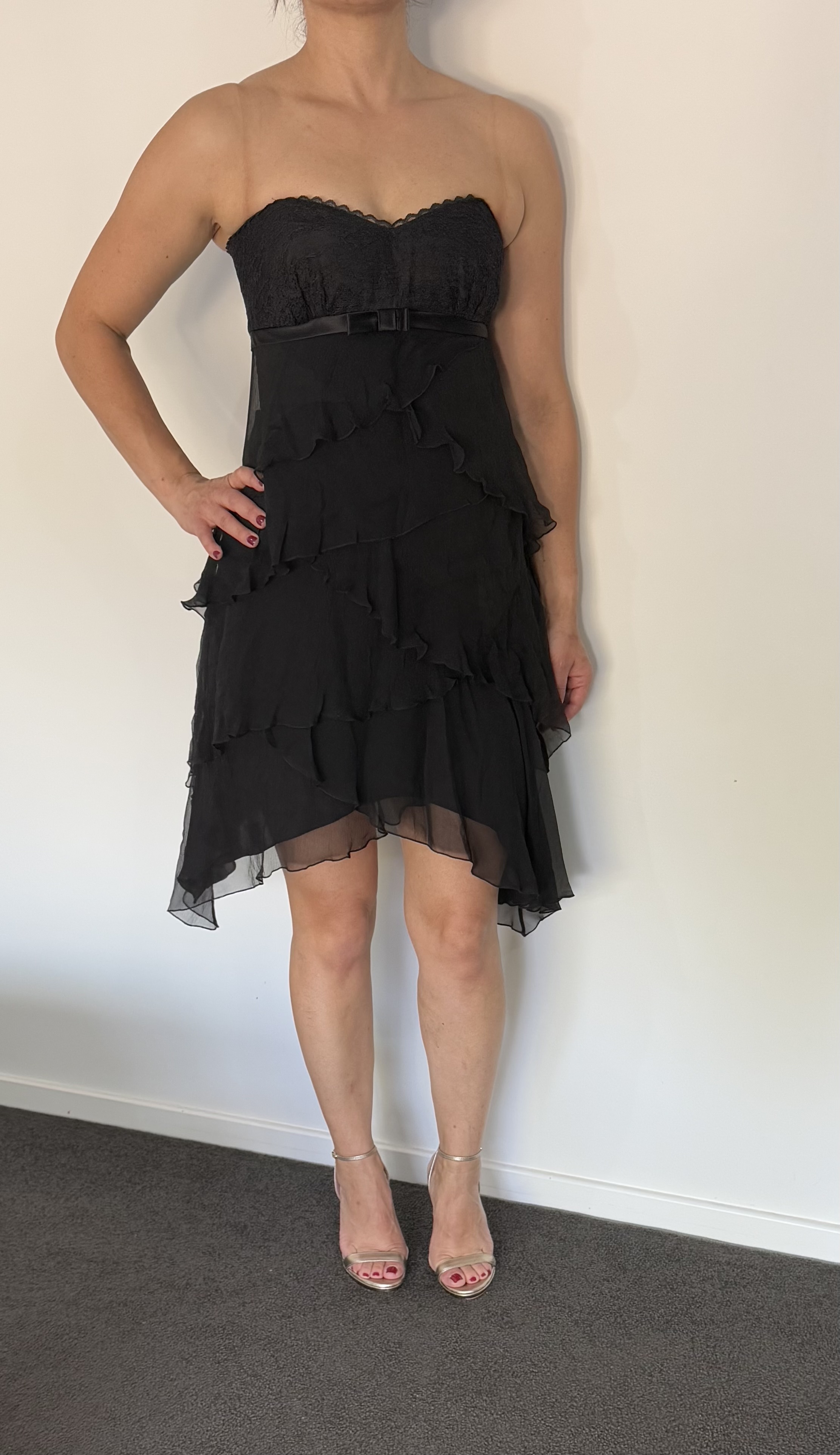 Loan a Black Laundry By Shelli Segal