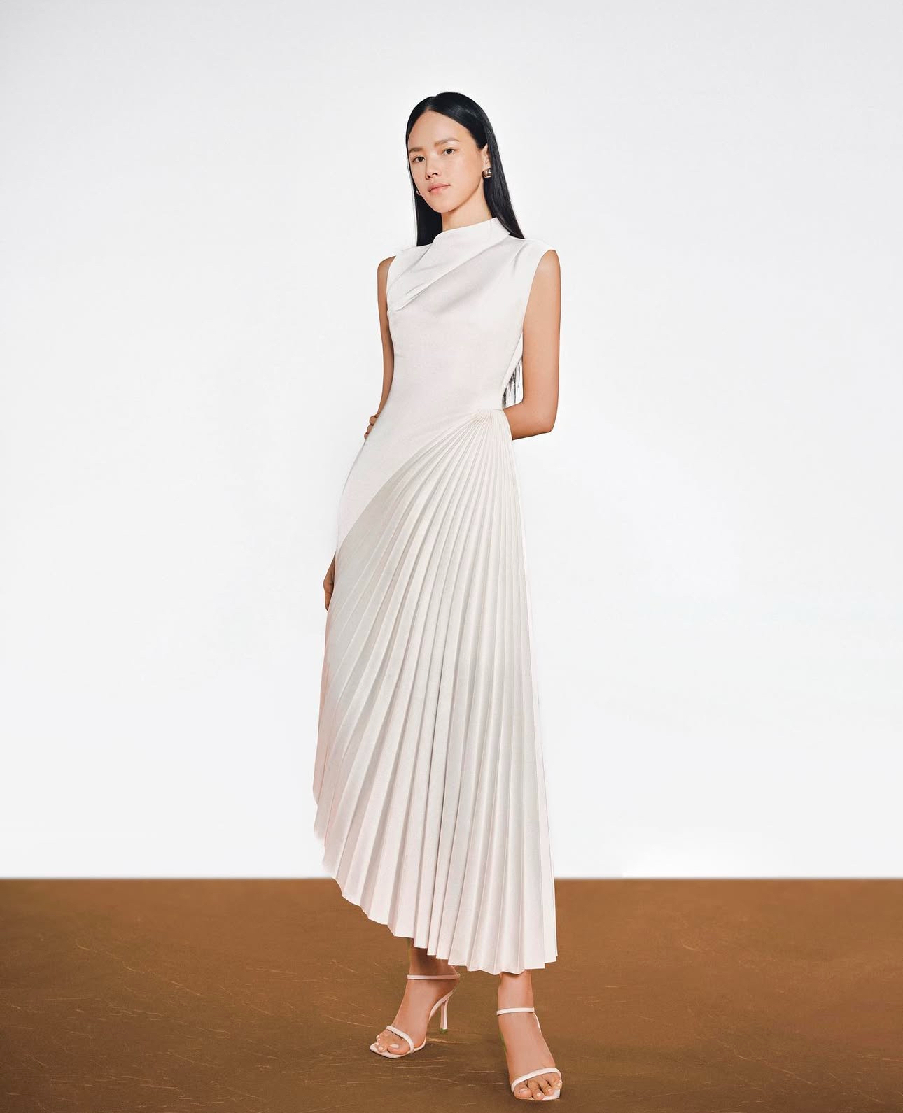 Borrow a Chat Sesan Dress