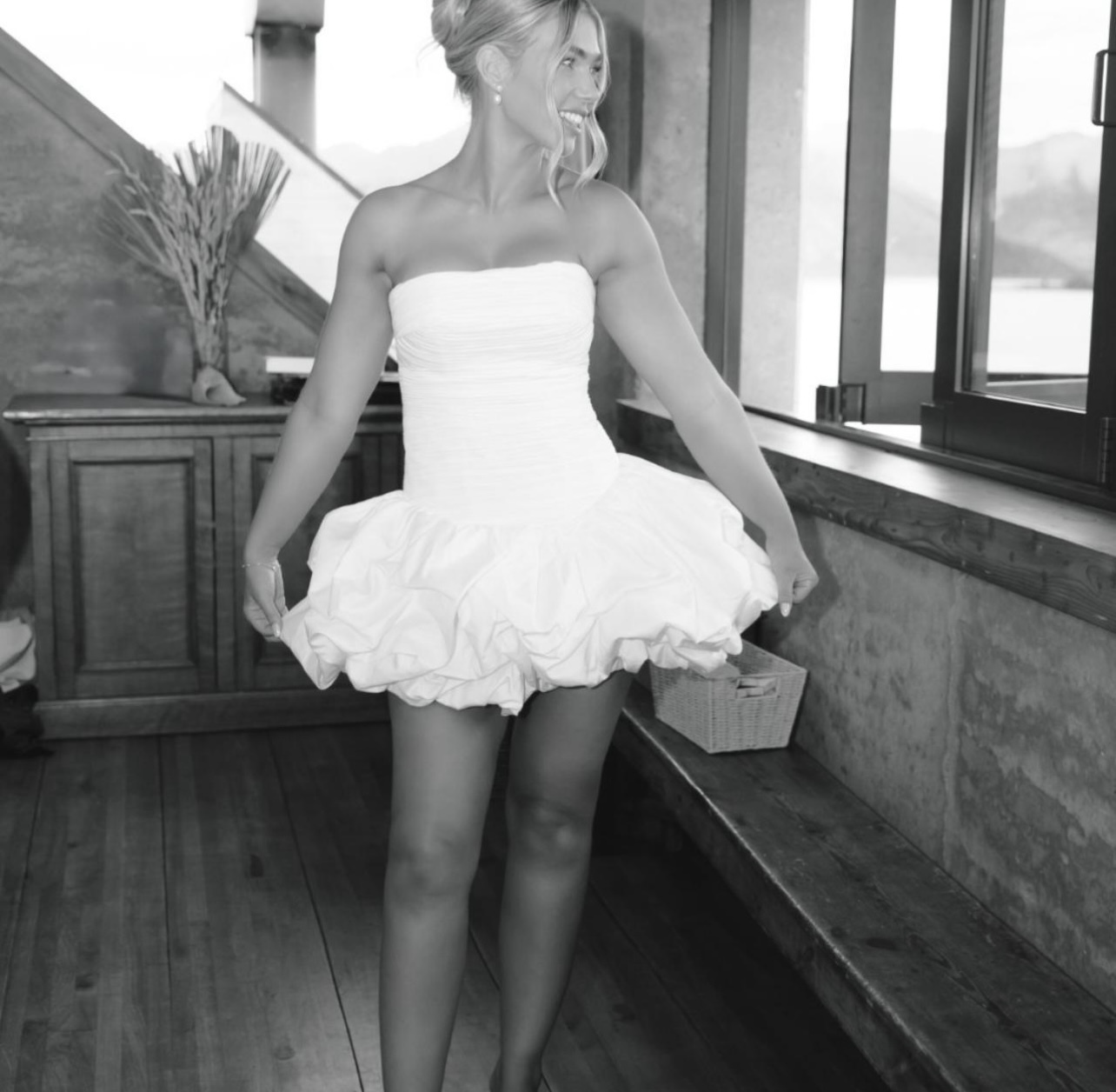 Designer rental White Aje