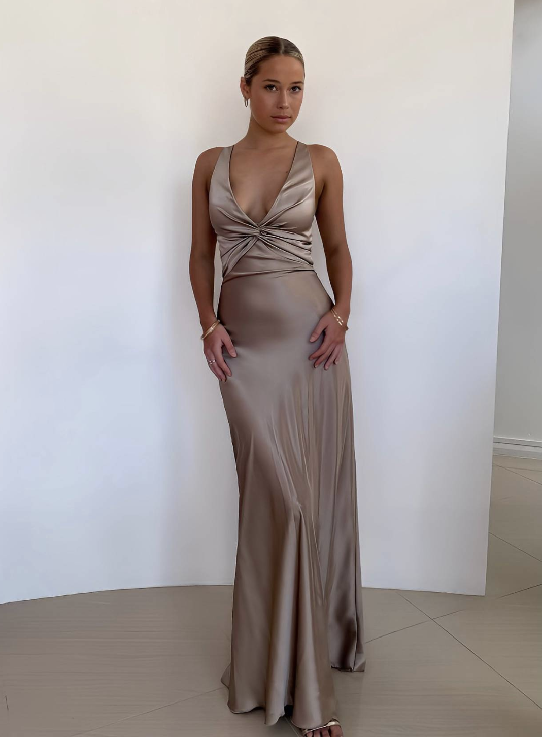 For rent a Ruth Taryvdas Goddess Gown