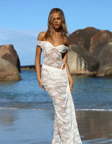 Natalie Rolt White for hire