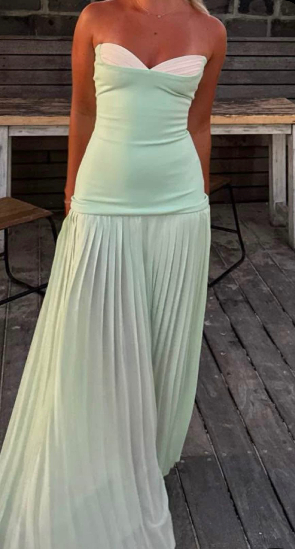 Hire a Green She Is Olla