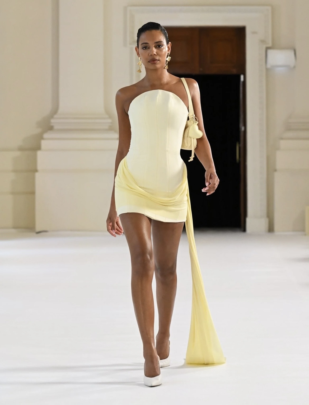 Hire a Effie Kats Soraya Mini Lemon