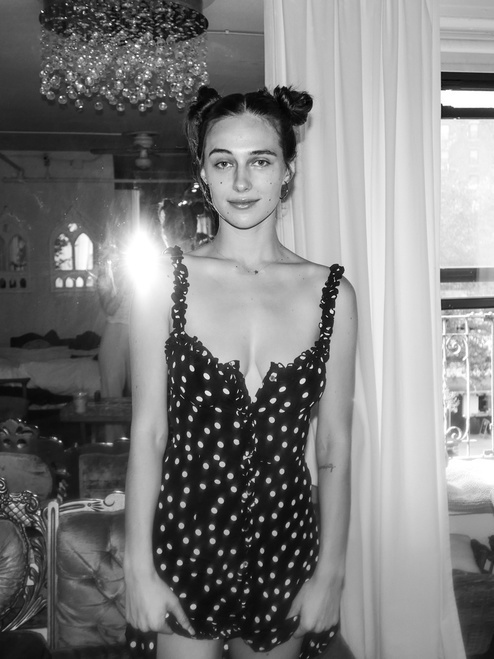 Affordable Realisation Par The Julia Black And White Spot