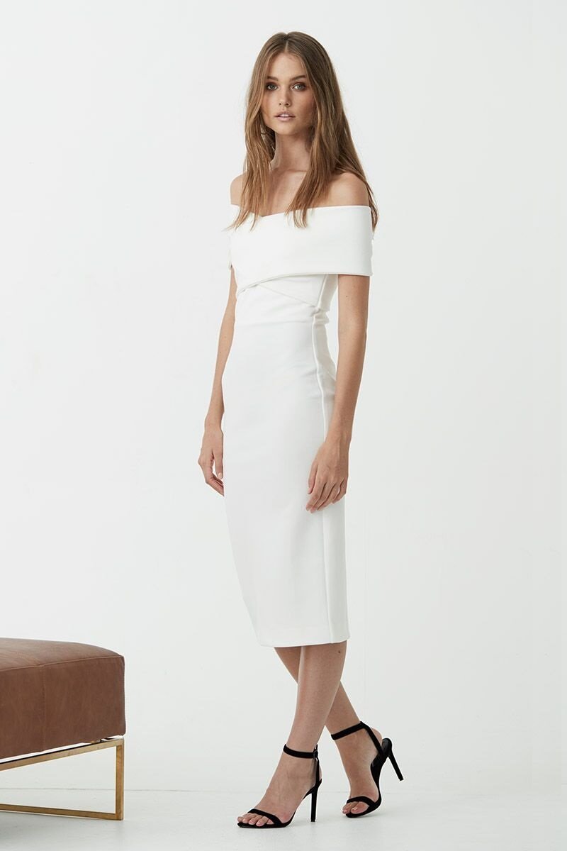 Rent a Red Maurie & Eve