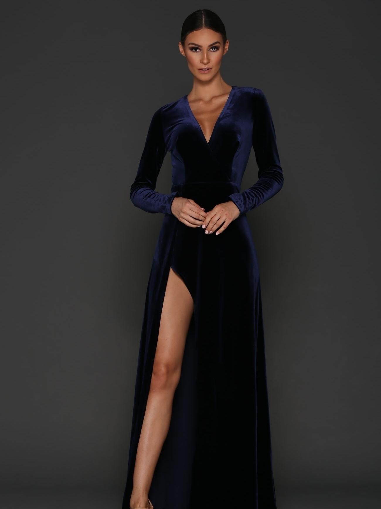 Elle Zeitoune Blue to hire