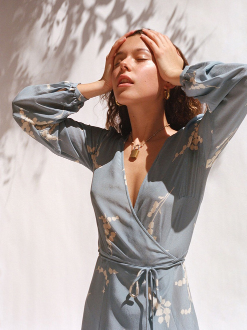 Hire a Realisation Par Violette Summer Loving Blue