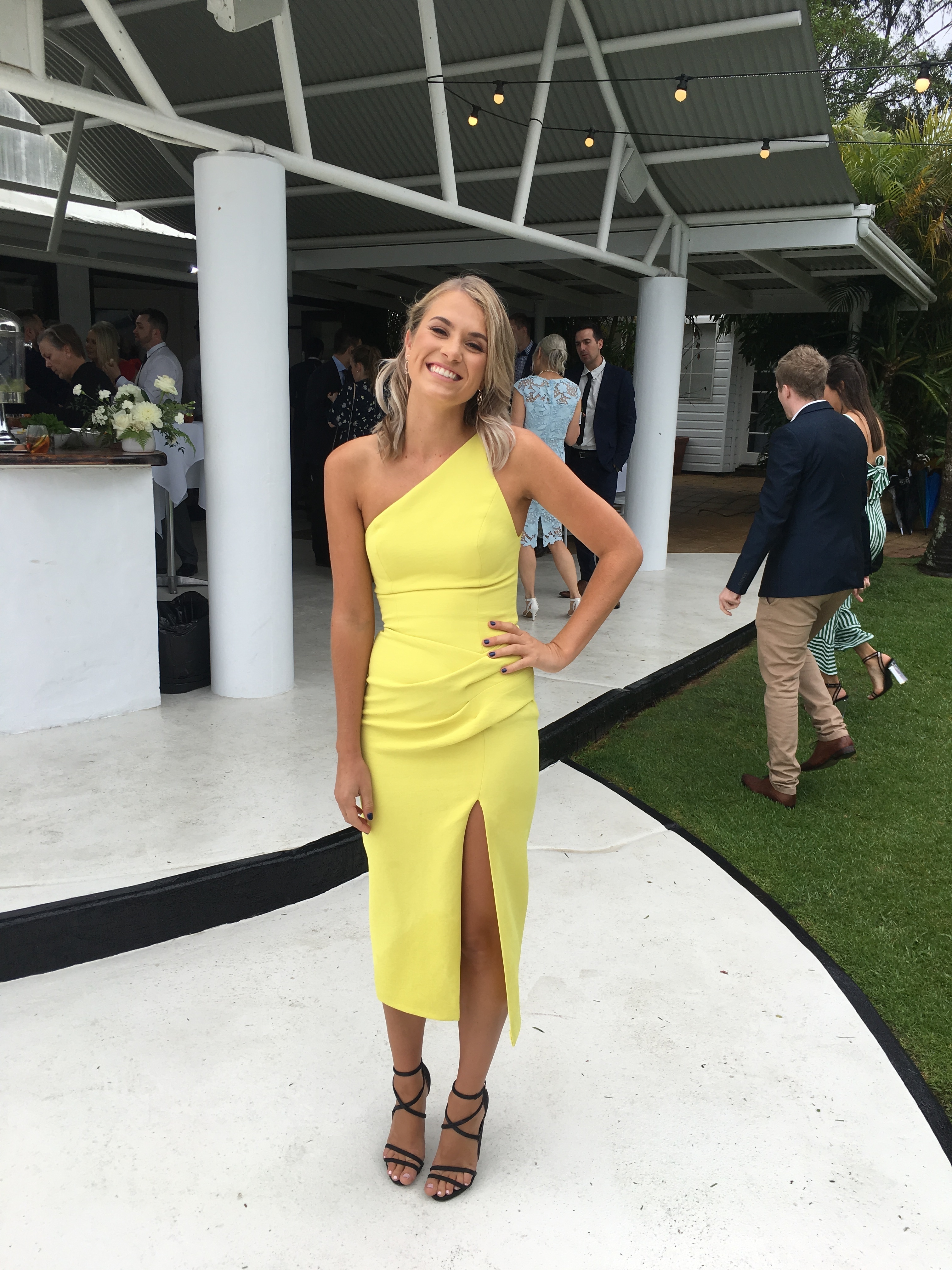 Manning Cartell Yellow to hire