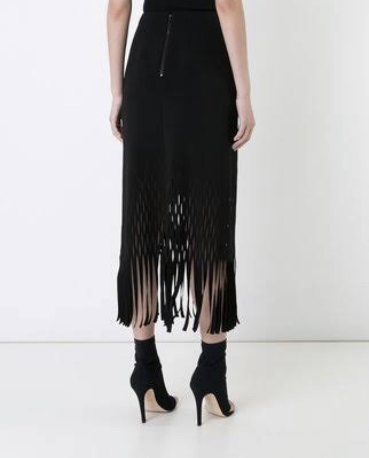 Dion Lee Black to lend