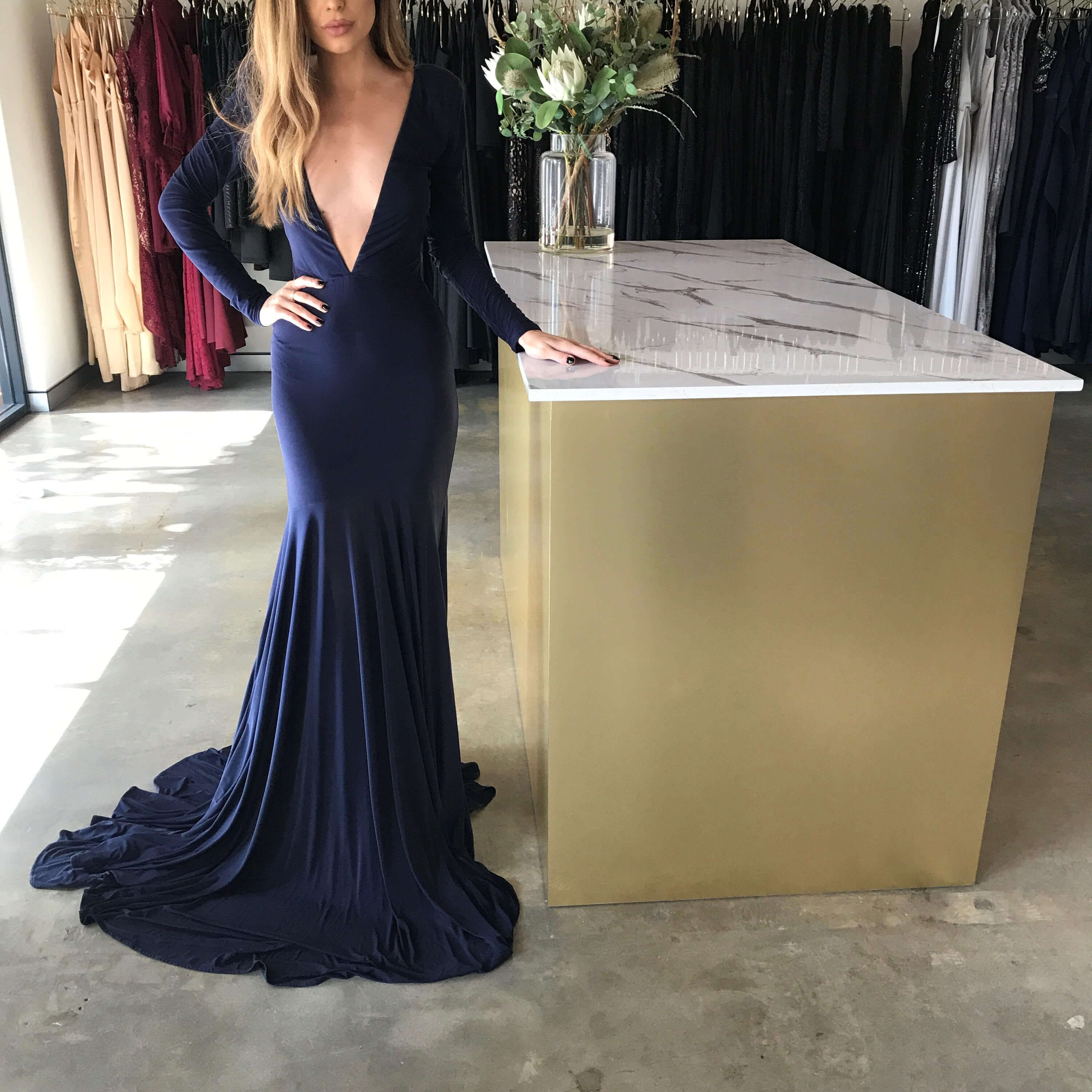 Loan a Ae'lkemi Louise Gown – Navy
