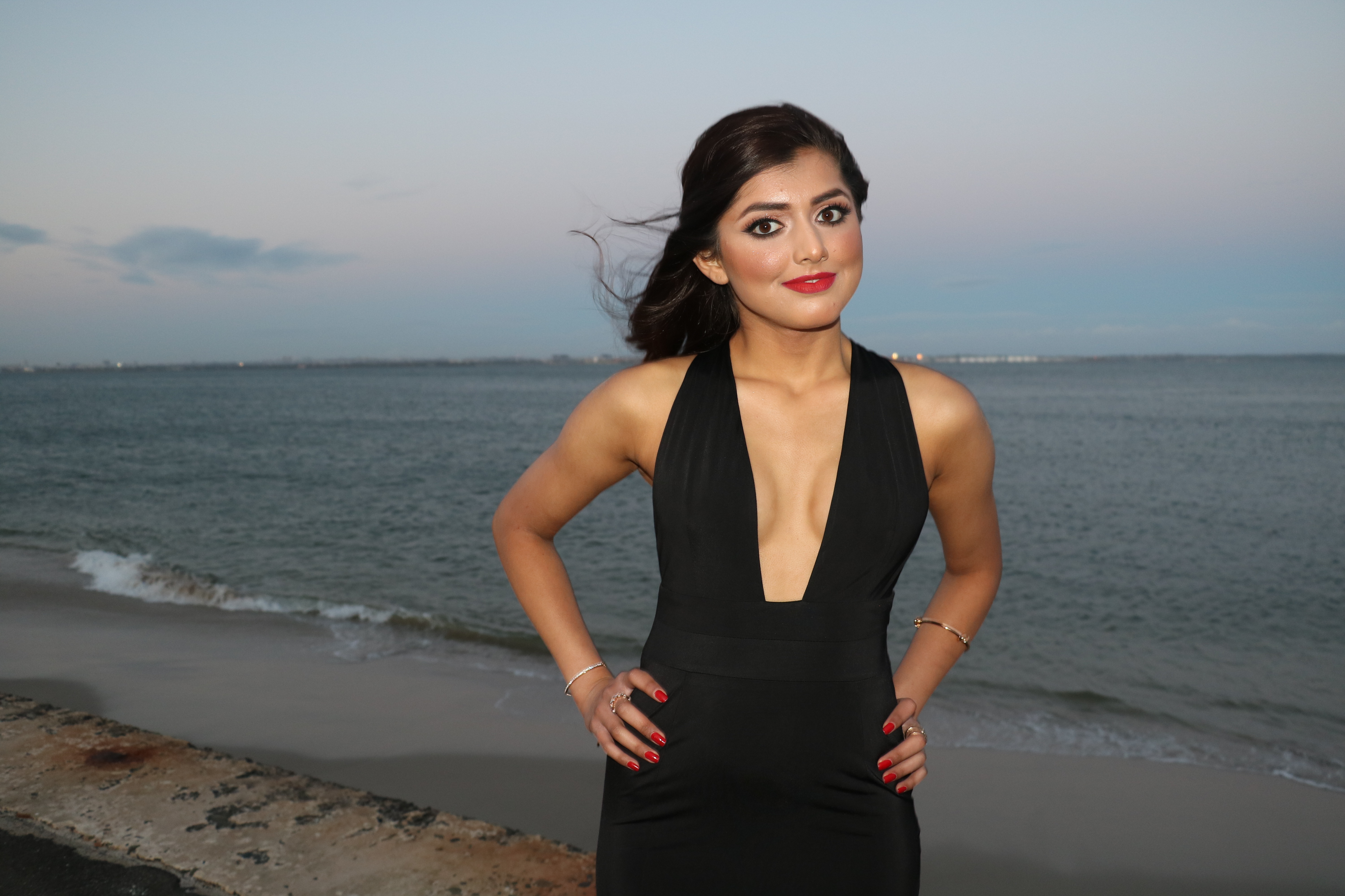 Rent a Black House Of Cb