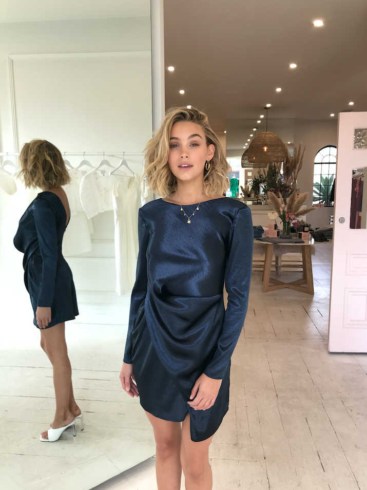 One Fell Swoop Navy to rent