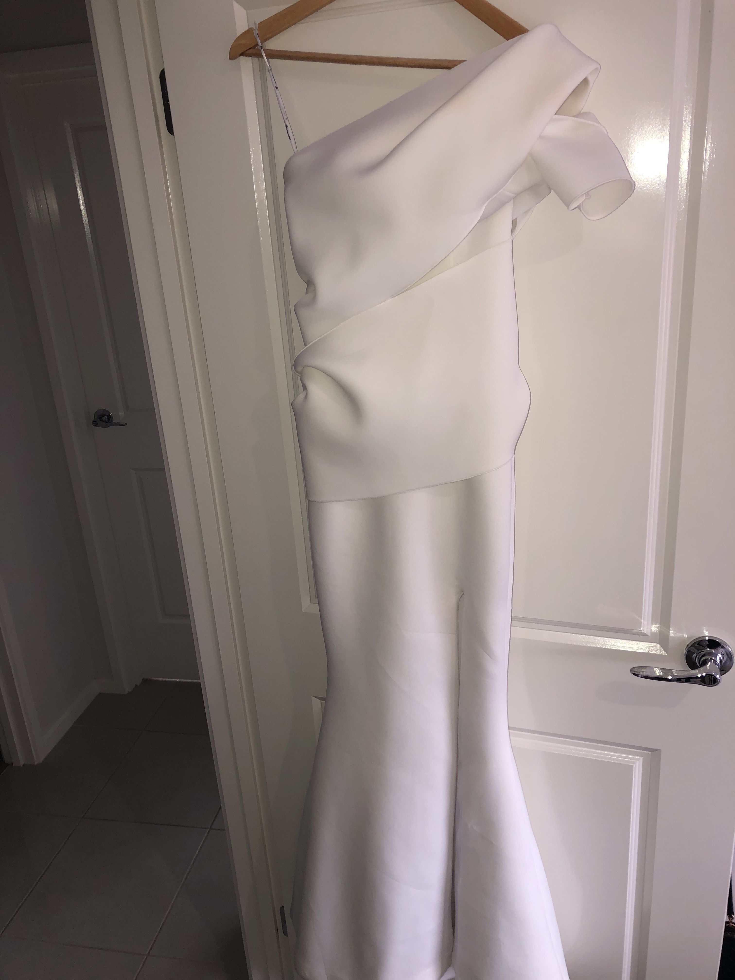 Zian Couture White rental