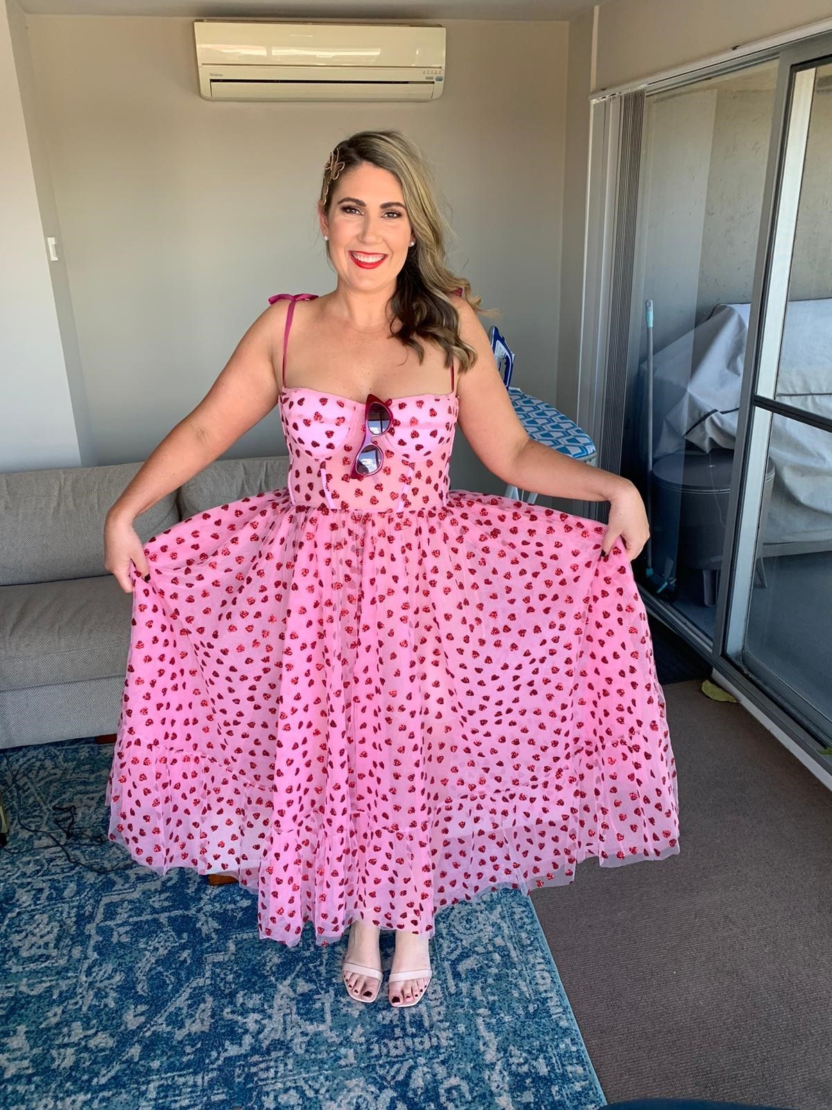 Hire a Pink Lirika Matoshi