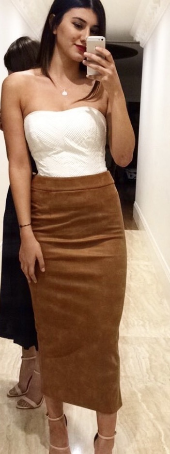 Elle Zeitoune Brown to lend