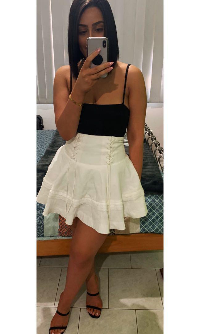 Designer rental White Aje