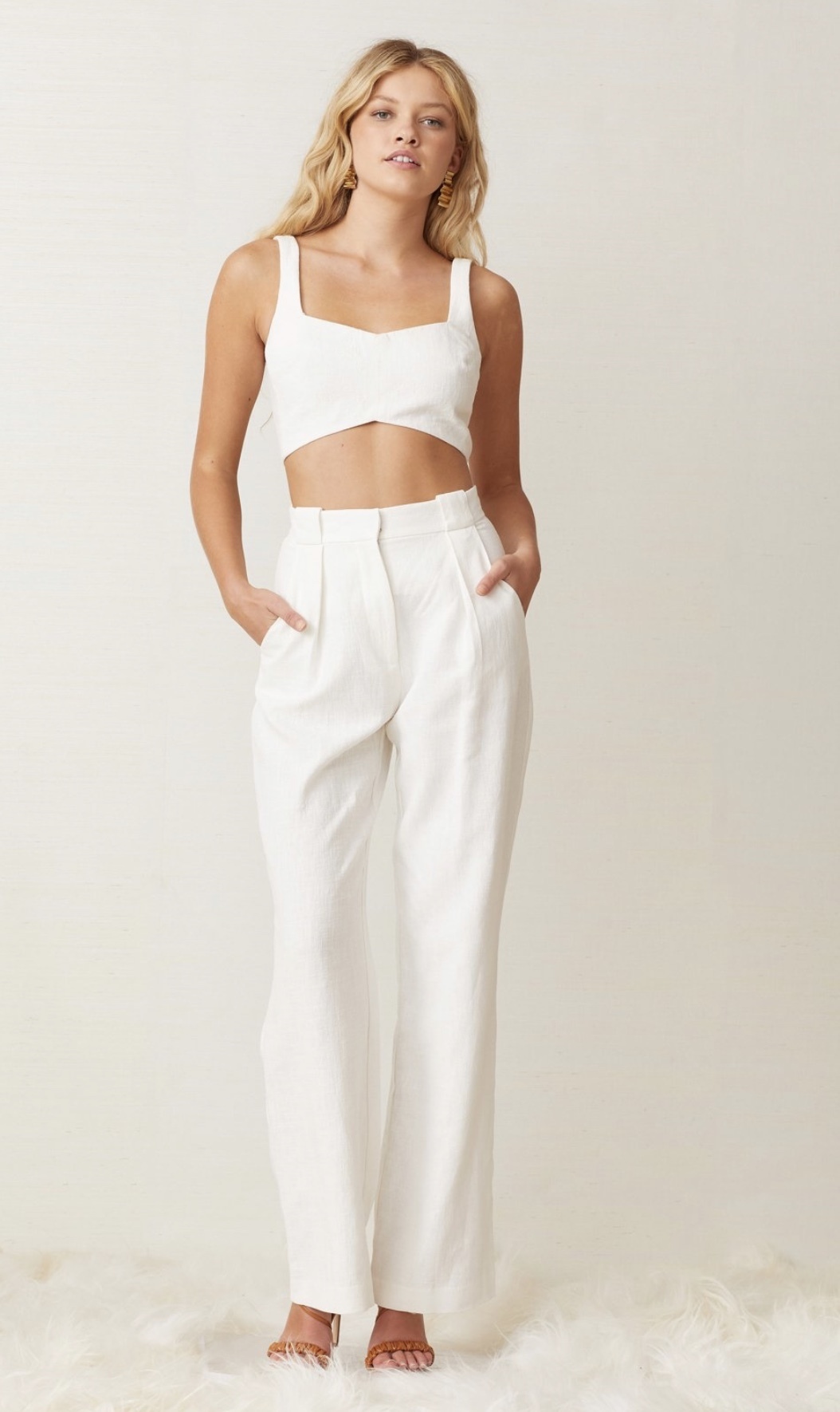 Loan a White Bec & Bridge