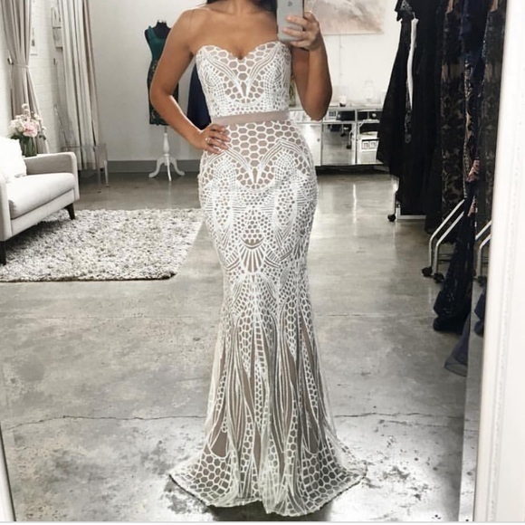 Jadore White for loan