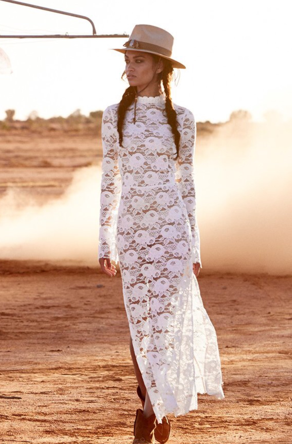 Rental White Spell & The Gypsy