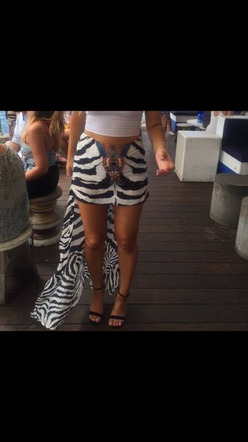 Loan a White Camilla